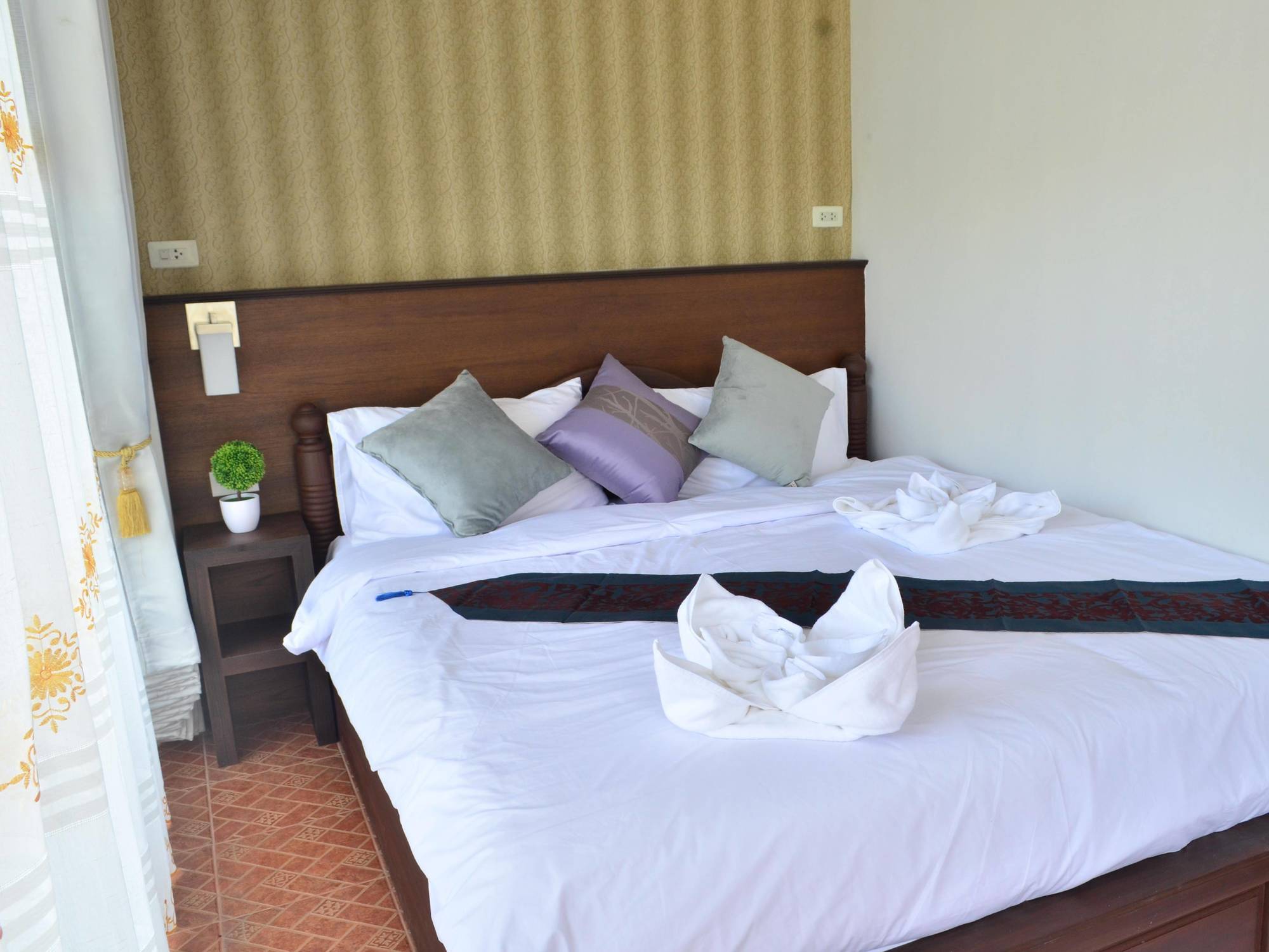 Lanta Nice Beach House Aparthotel Ko Lanta Esterno foto